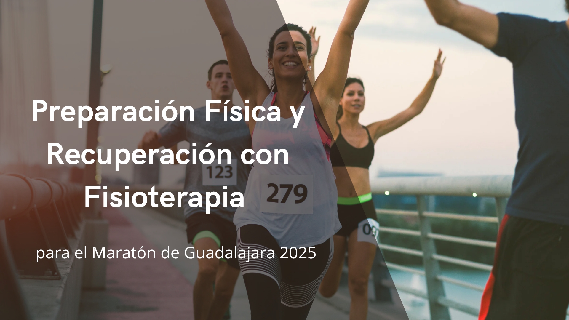 Corredores del Maratón de Guadalajara 2025 recuperándose con fisioterapia deportiva y tanque terapéutico para prevenir lesiones.